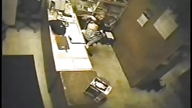 دعارة أي تسجيل التشيكية خجولة في سن المراهقة يتيح سيكس عارب BFF شرب عصير الفاكهة الحلو